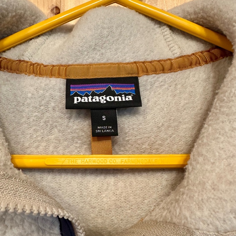 Patagonia Full Zip Retro Pile Hooded Fleece - Picture 5 of 5